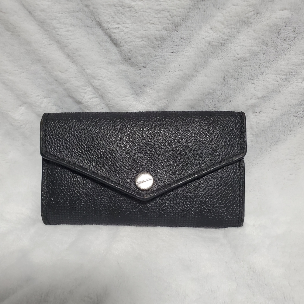 ❌️SOLD❌️ Michael Kors 6 Keyring Holder Case